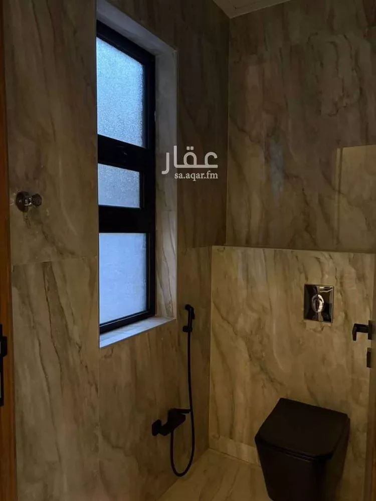 فيلا للبيع في شارع عمر يوسف المقرئ, حي المهدية, مدينة الرياض, منطقة الرياض صورة 3