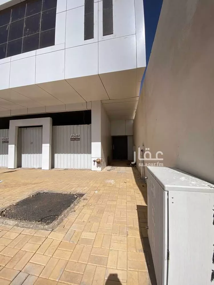 عمارة للإيجار في شارع الملك سعود بن عبدالعزيز, حي الصالحية, مدينة عنيزة, منطقة القصيم صورة 2