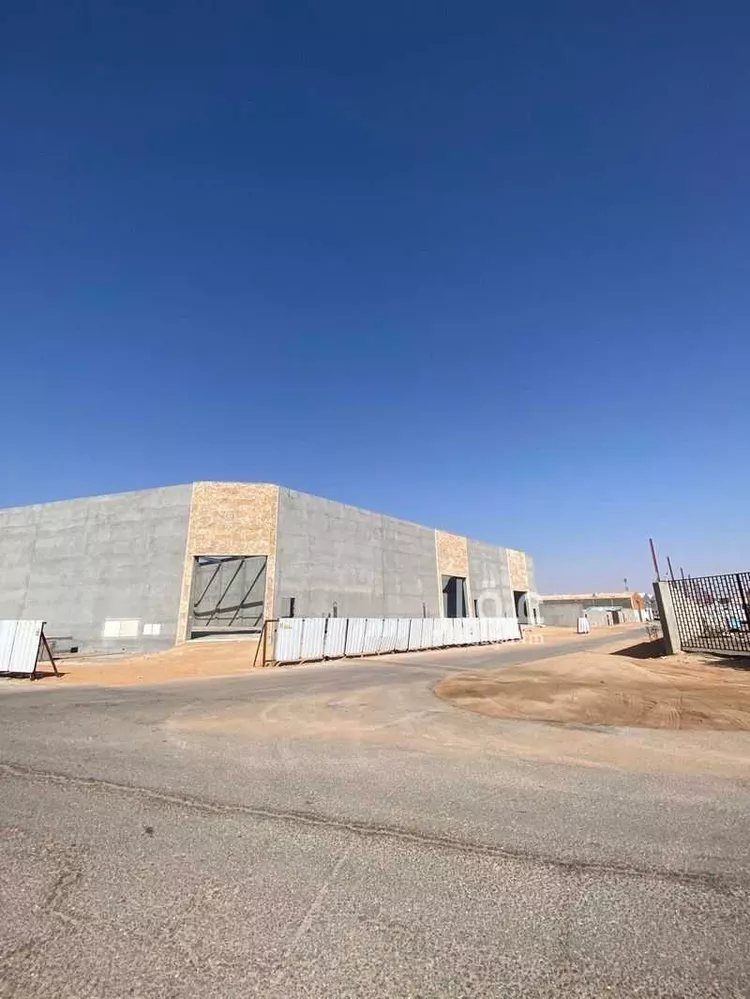 مستودع للإيجار في شارع الأغلب بن عمرو, حي الصفراء, مدينة عنيزة, منطقة القصيم صورة 2