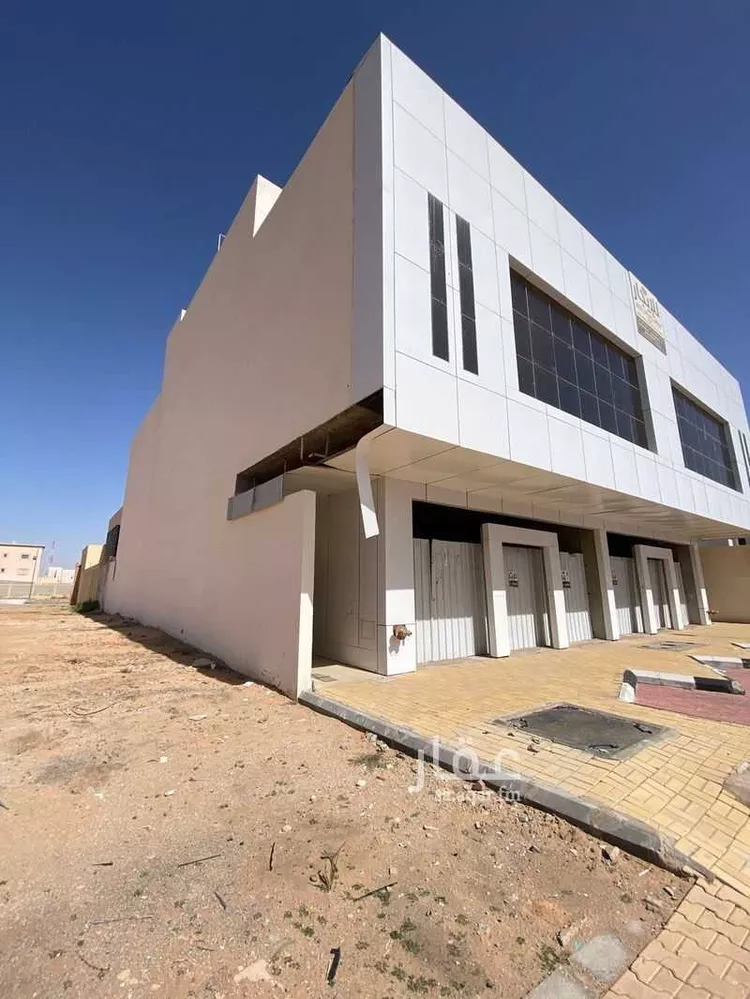 عمارة للإيجار في شارع الملك سعود بن عبدالعزيز, حي الصالحية, مدينة عنيزة, منطقة القصيم صورة 3