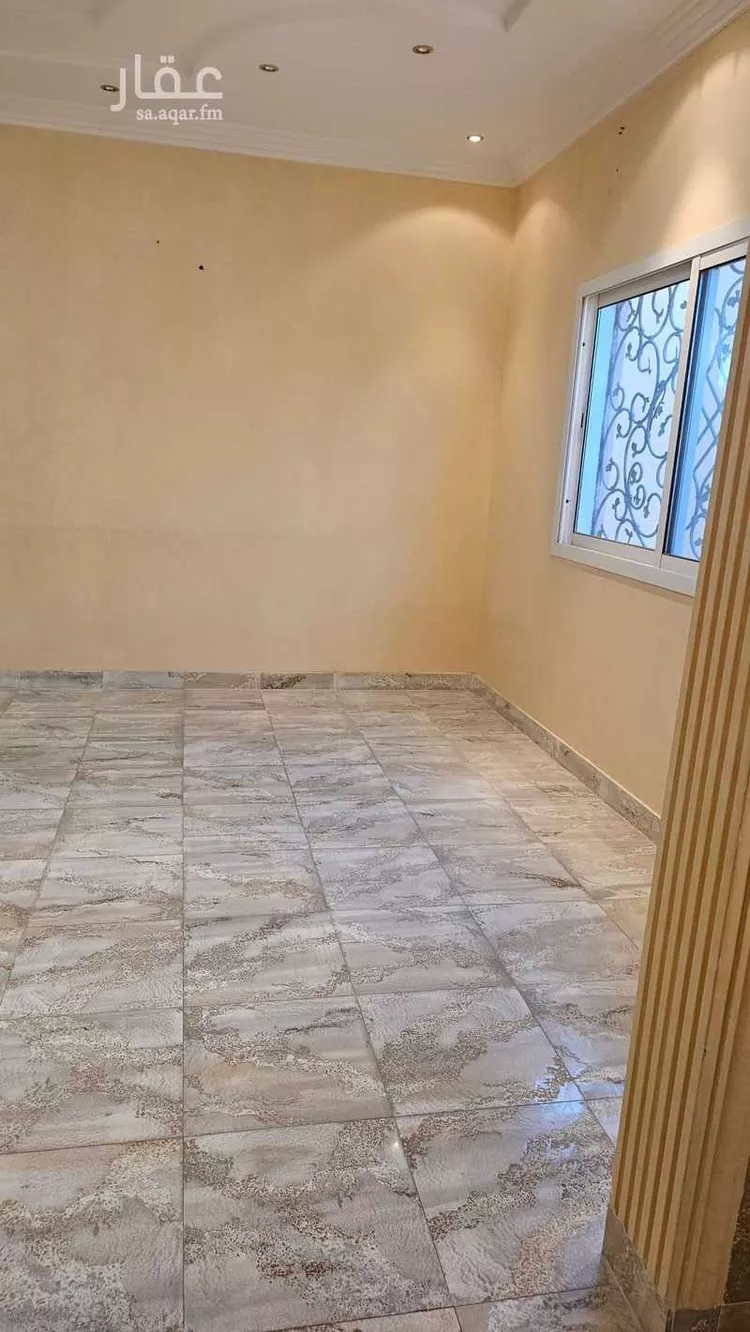 فيلا للبيع في شارع سفيان بن قيس, حي الزهور, مدينة القويعية, منطقة الرياض صورة 2