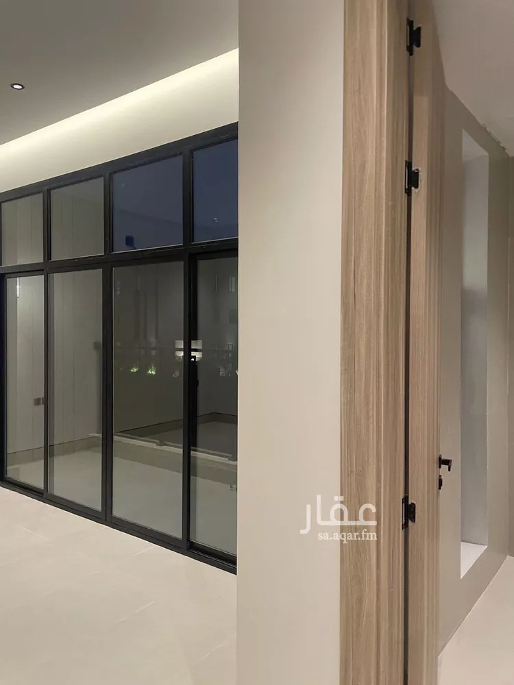 فيلا للبيع في شارع يعقوب الصفار, حي المهدية, مدينة الرياض, منطقة الرياض 8