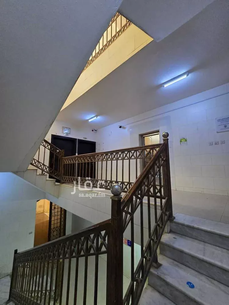 عمارة للبيع في شارع عنيزة, حي الروابي, مدينة الرياض, منطقة الرياض صورة 4