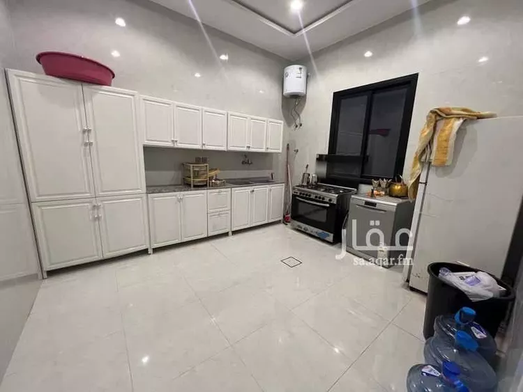 Floor for Sale in Thadiq Ad Deerah Al Kadimah