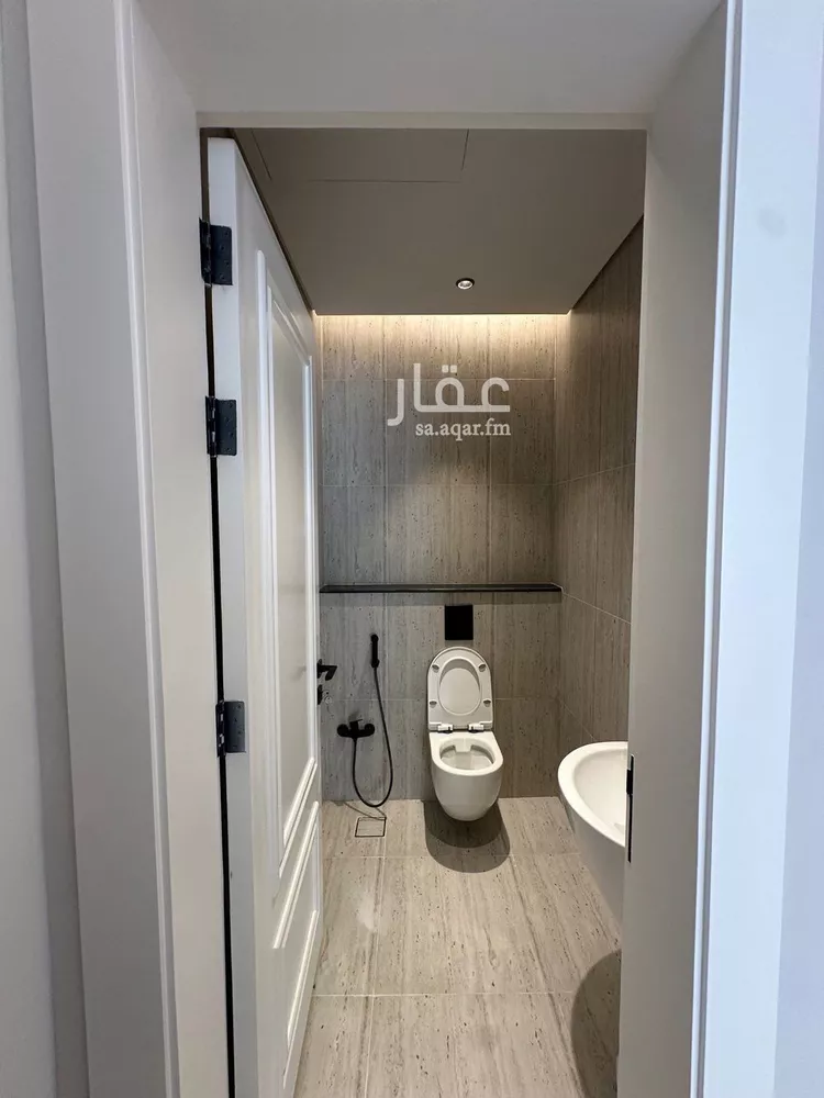 فيلا للإيجار في شارع علي الأنصاري, حي الحمراء, مدينة الرياض, منطقة الرياض صورة 3