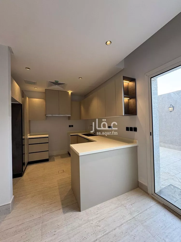 فيلا للإيجار في شارع المصانع, حي الحمراء, مدينة الرياض, منطقة الرياض صورة 3
