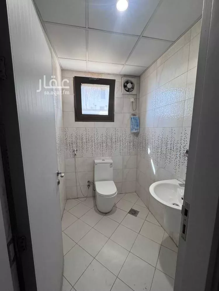 مكتب تجاري للإيجار في شارع الامير محمد ابن عبدالعزيز, حي العريض, مدينة المدينة المنورة, منطقة المدينة المنورة صورة 3