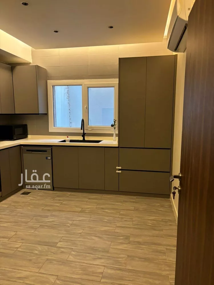 فيلا للإيجار في شارع ابن الجارود, حي مطار الملك خالد الدولي, مدينة الرياض, منطقة الرياض 15