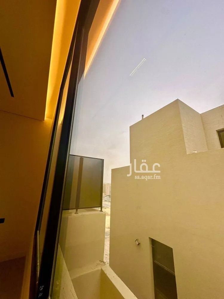 دور للبيع في شارع السلطان قابوس بن سعيد, حي المعيزيلة, مدينة الرياض, منطقة الرياض 14