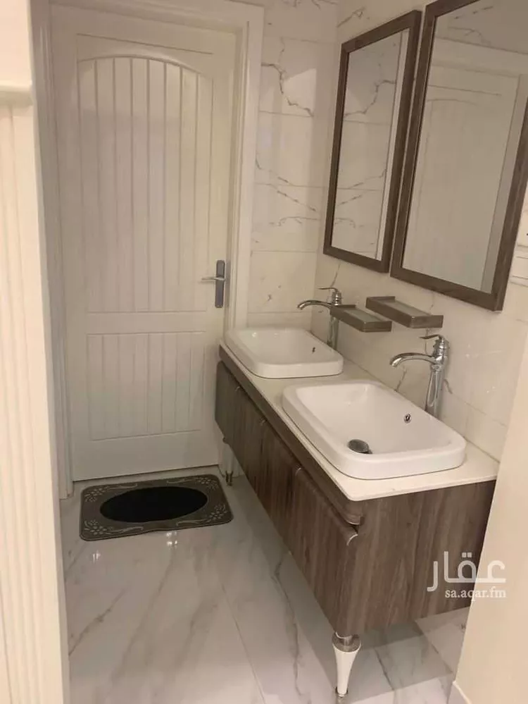 Building for Sale in Medina King Fahd صورة 4