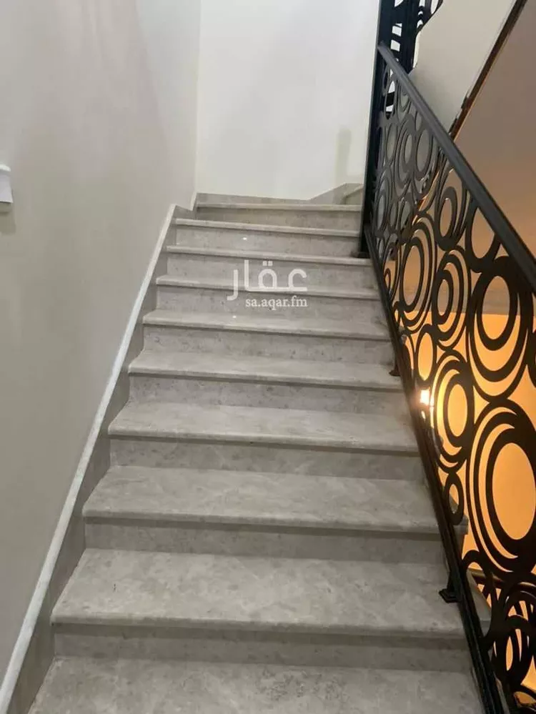 Building for Sale in Medina King Fahd 7