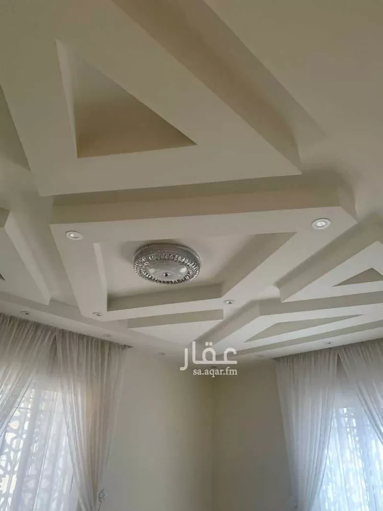 Building for Sale in Medina King Fahd صورة 3