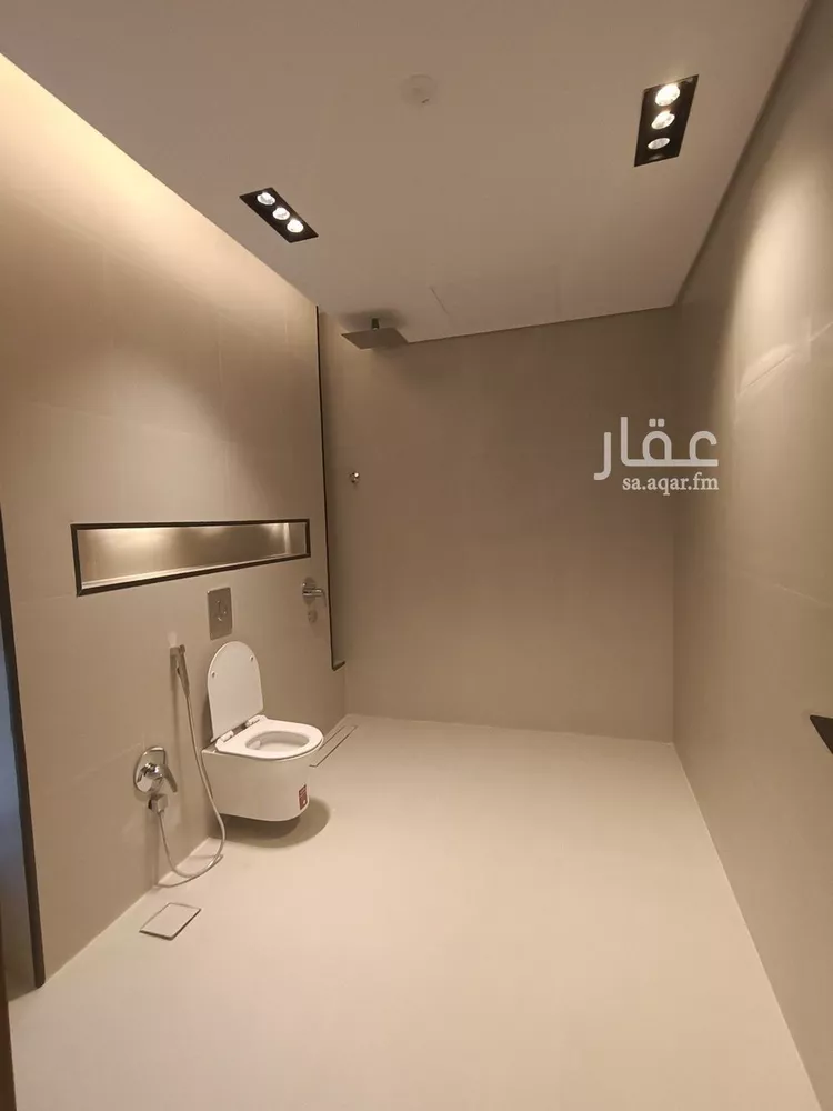 فيلا للبيع في شارع الميدان بن صخر, حي الرمال, مدينة الرياض, منطقة الرياض صورة 2