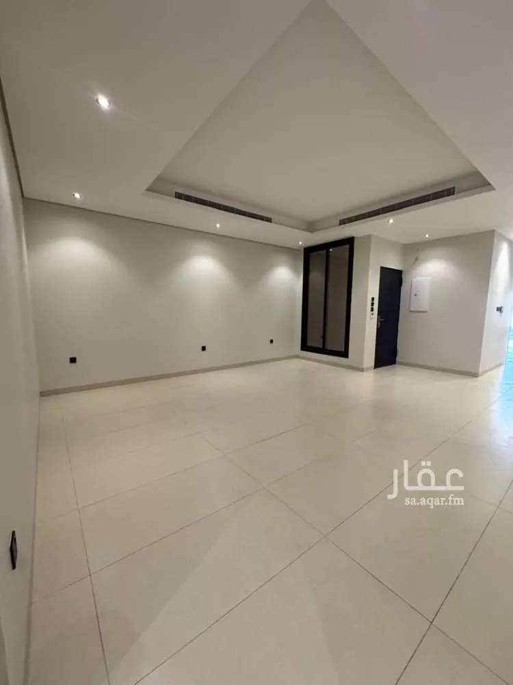 Floor for Sale in Riyadh Al Yarmouk 8