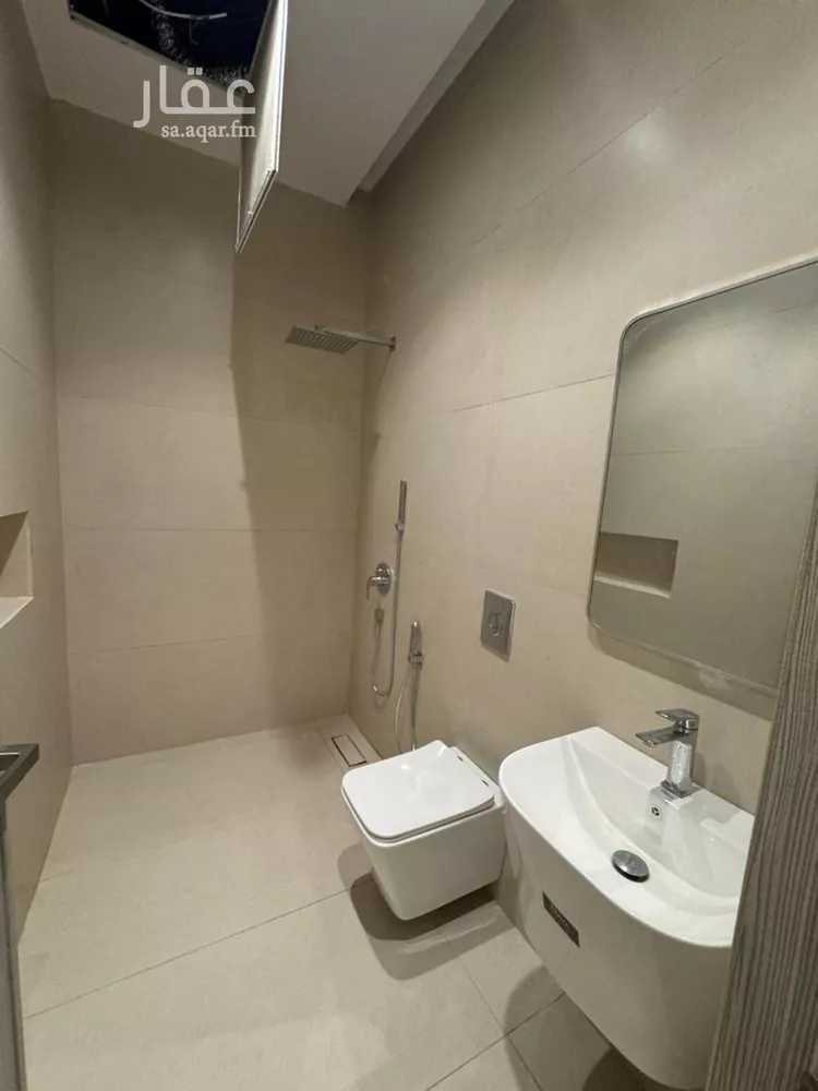 Floor for Sale in Riyadh Al Yarmouk 11