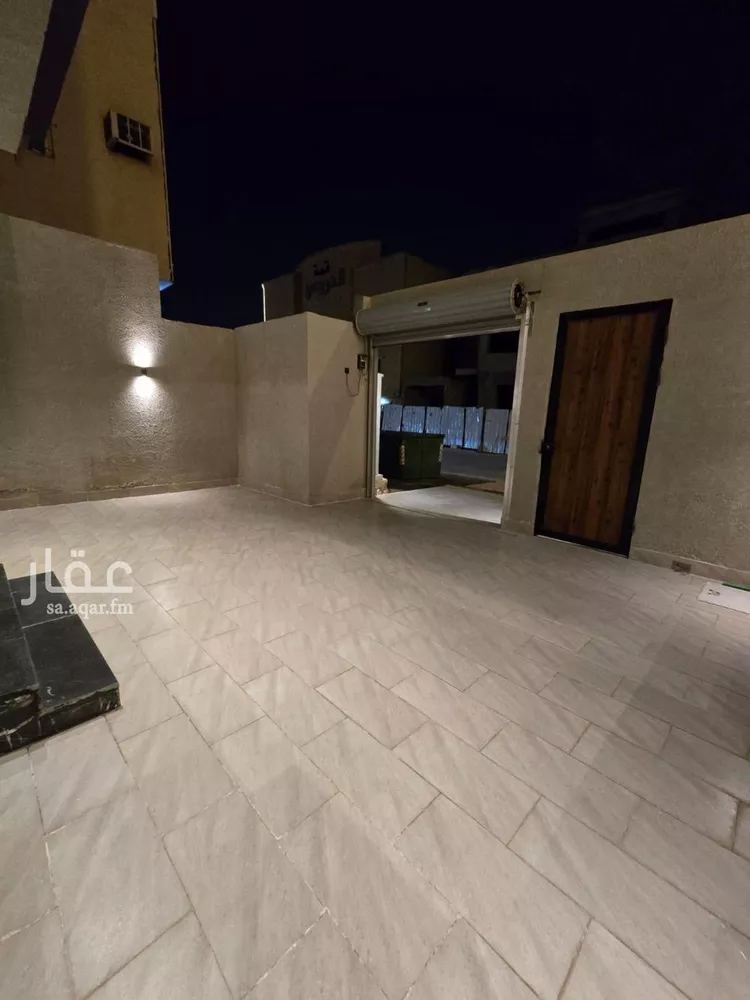 Floor for Sale in Riyadh Al Yarmouk 7