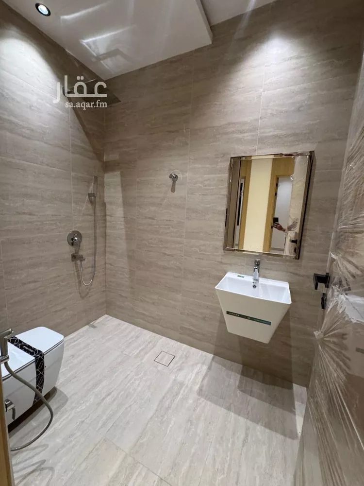 شقة للبيع في شارع مطلق بن صالح بن مطلق, حي إشبيلية, مدينة الرياض, منطقة الرياض 14