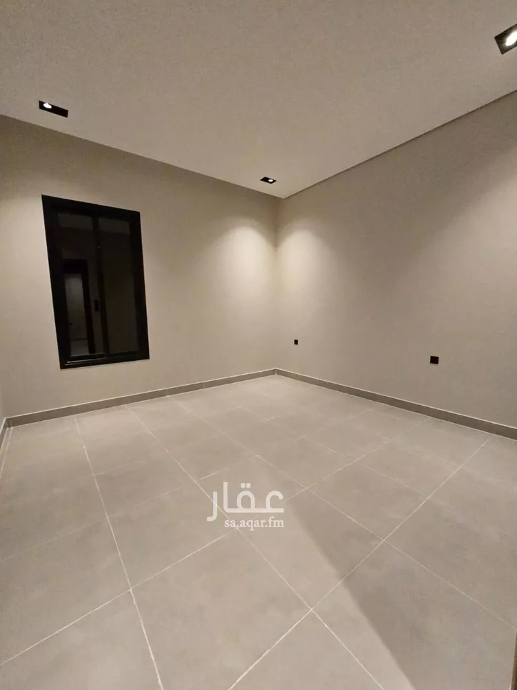 Floor for Sale in Riyadh Al Yarmouk 12