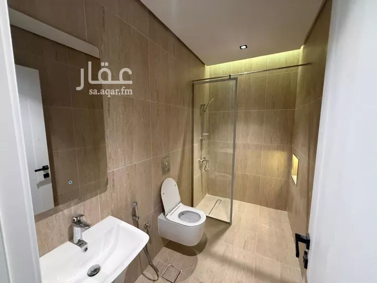 شقة للإيجار في شارع سكاكا, حي الحمراء, مدينة الخبر, المنطقة الشرقية 9
