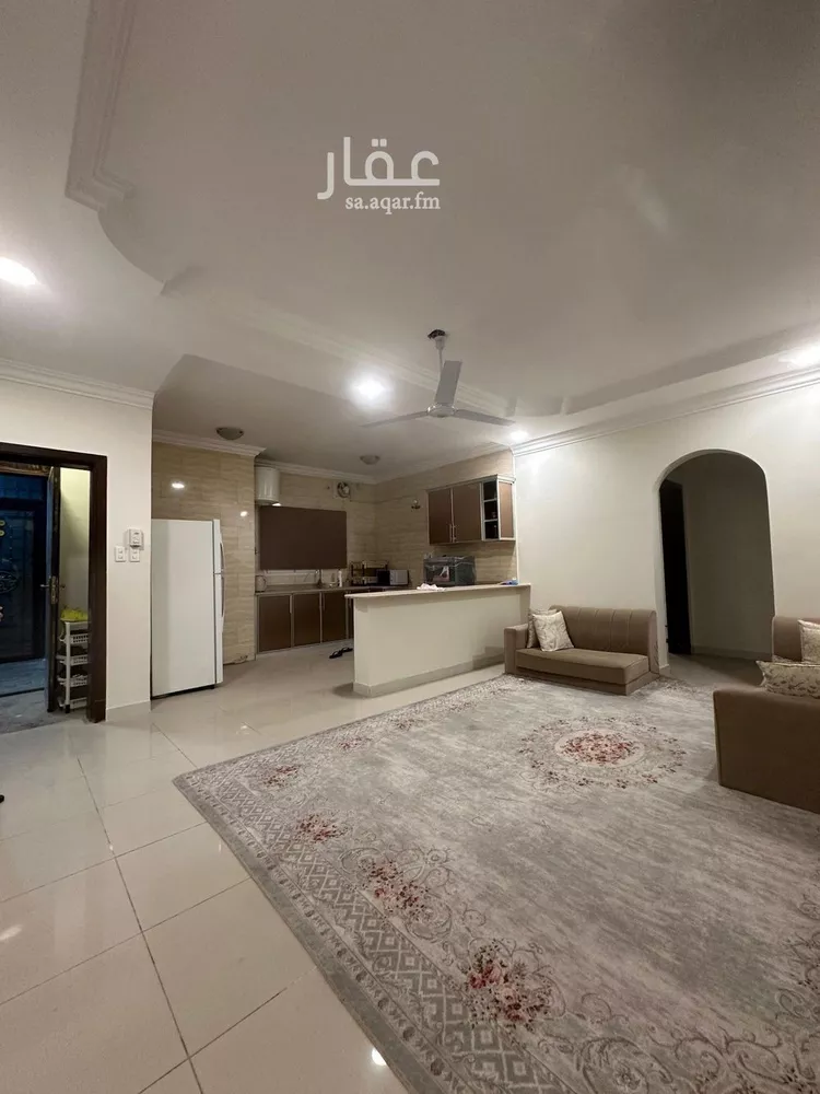 شقة للبيع في شارع بجاد بن قيس, حي العزيزية, مدينة الدمام, المنطقة الشرقية 1 صورة