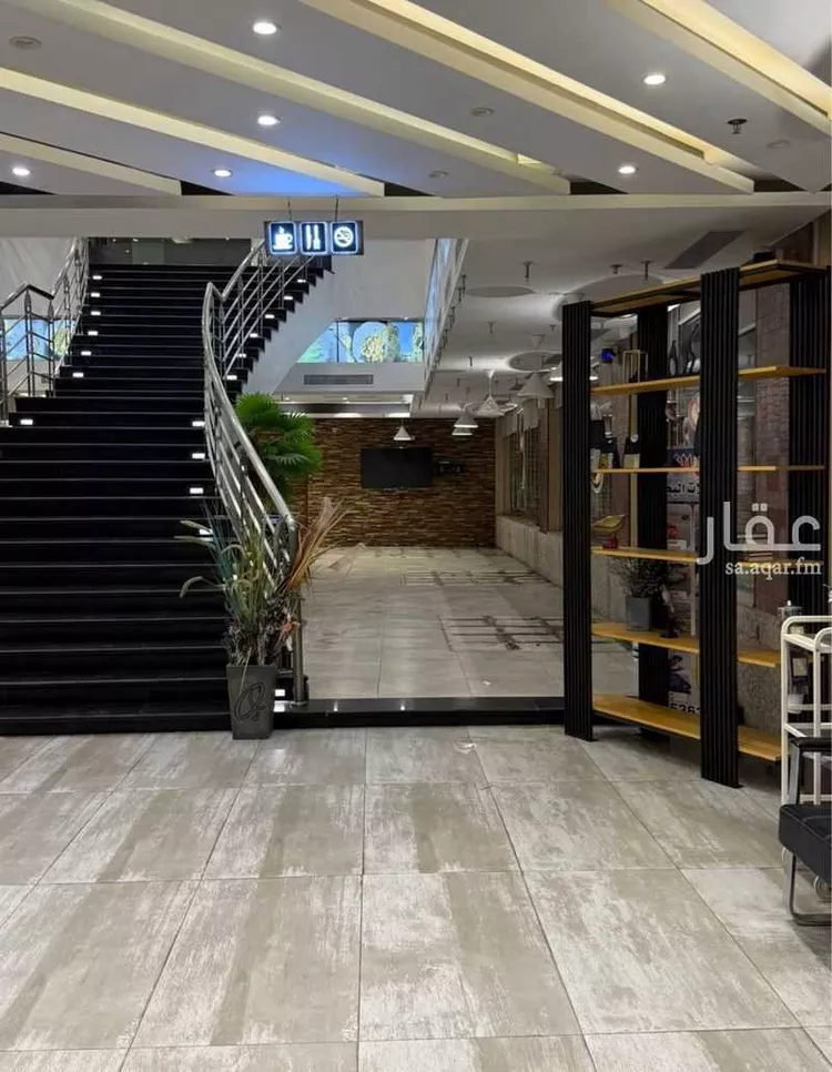 محل للإيجار في شارع الملك عبدالعزيز ابن عبدالرحمن سعود, حي المجد, مدينة ينبع, منطقة المدينة المنورة صورة 2