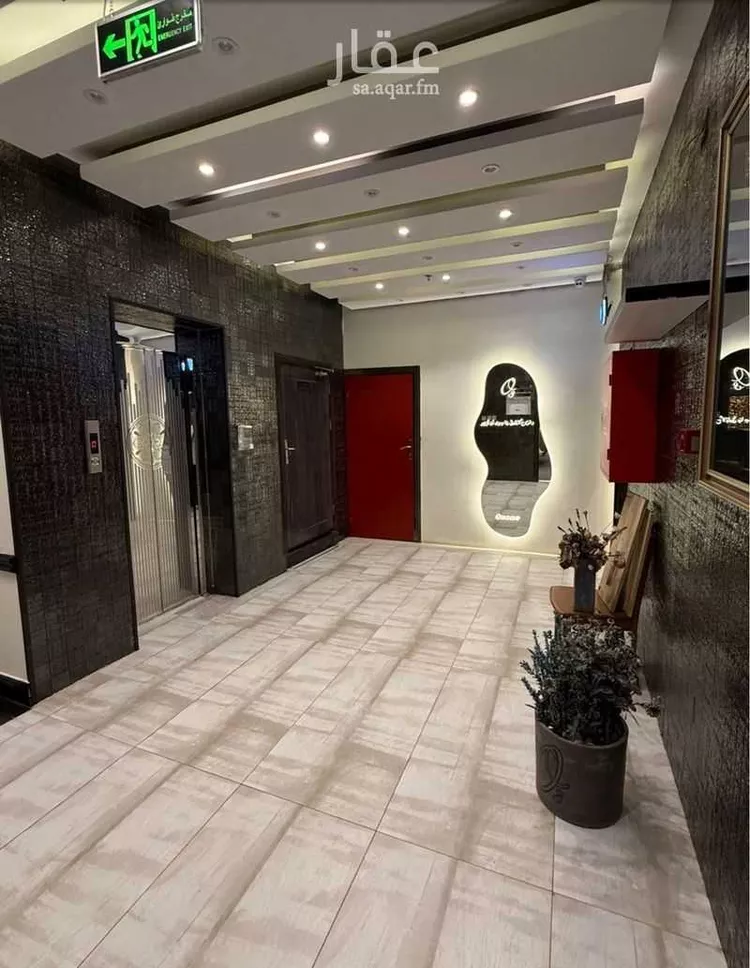 محل للإيجار في شارع الملك عبدالعزيز ابن عبدالرحمن سعود, حي المجد, مدينة ينبع, منطقة المدينة المنورة صورة 4