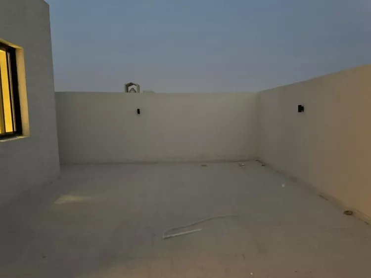Floor for Sale in Riyadh Al Janadriyah 5