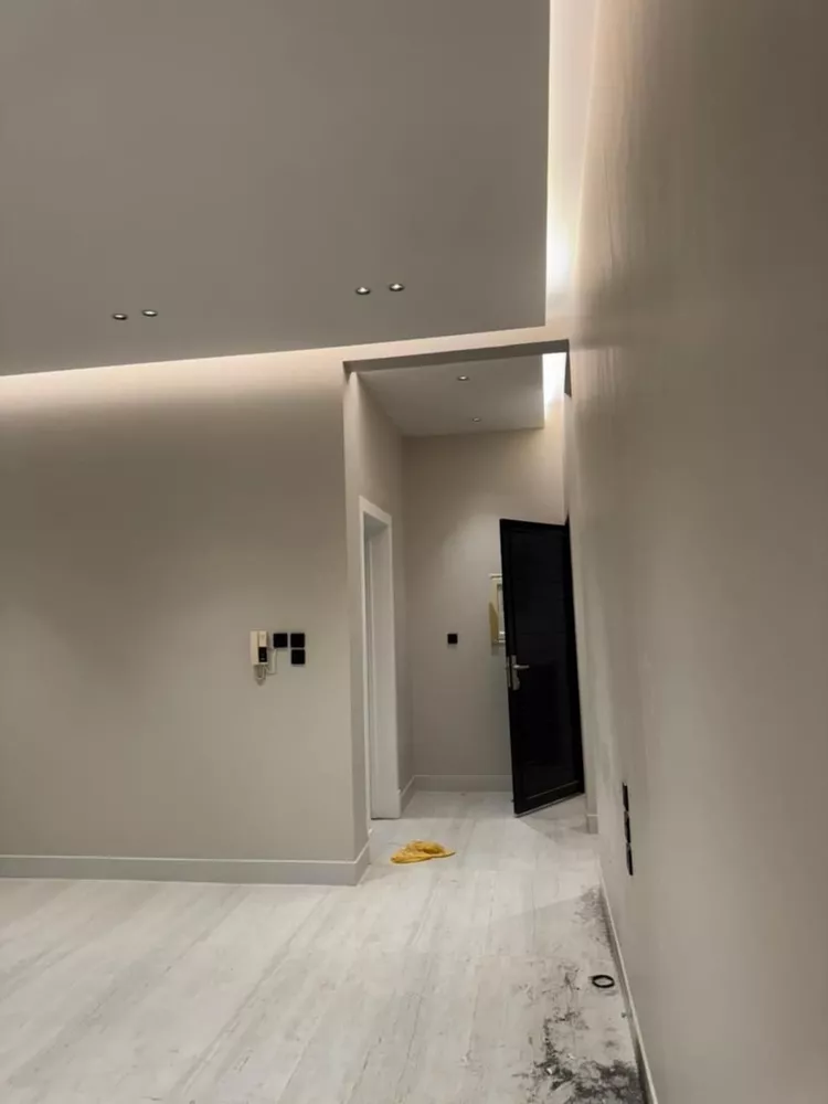 Floor for Sale in Riyadh Al Janadriyah 6