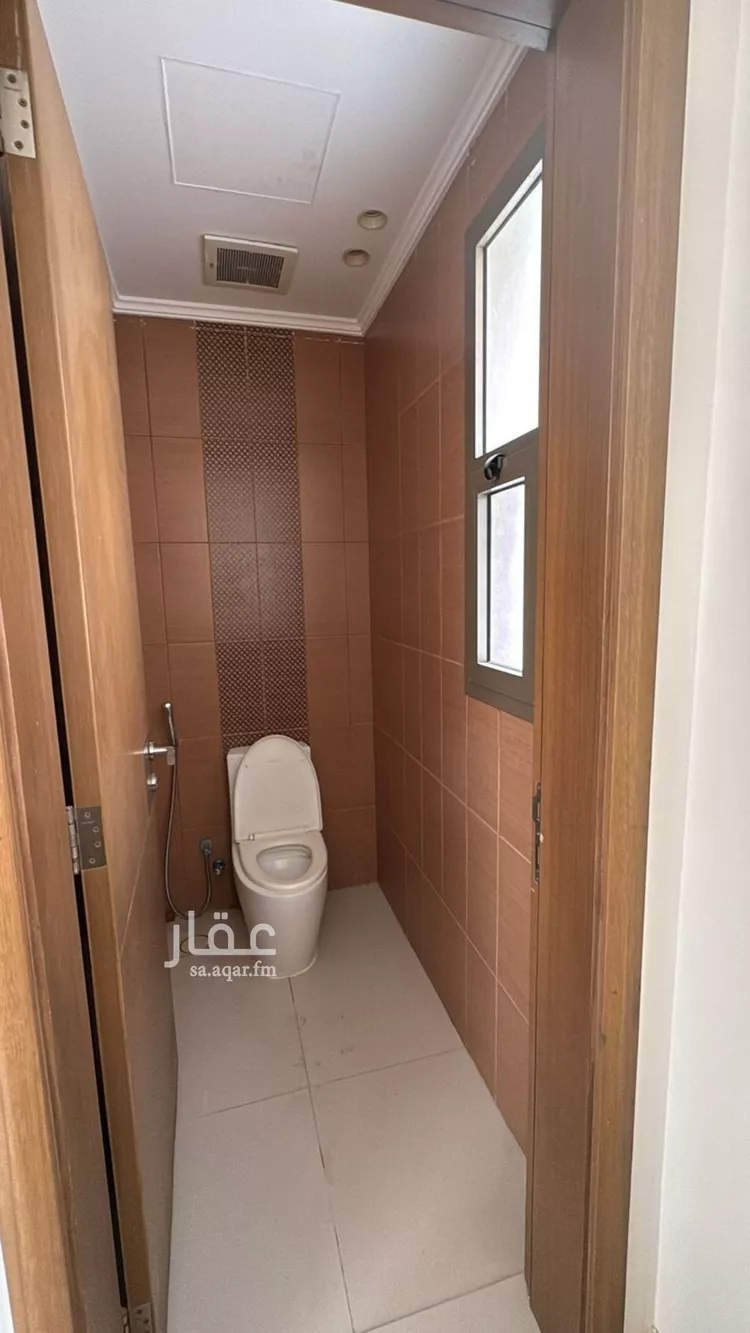 فيلا للإيجار في شارع العطر, حي الأمواج, مدينة الخبر, المنطقة الشرقية 8