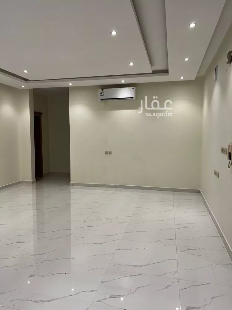 فيلا للإيجار في شارع عز الدين بن فهد, حي عكاظ, مدينة الرياض, منطقة الرياض صورة 2