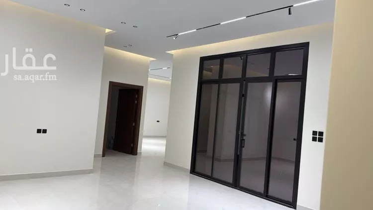 فيلا للبيع في شارع ابي نصر الحسين, حي المهدية, مدينة الرياض, منطقة الرياض صورة 2