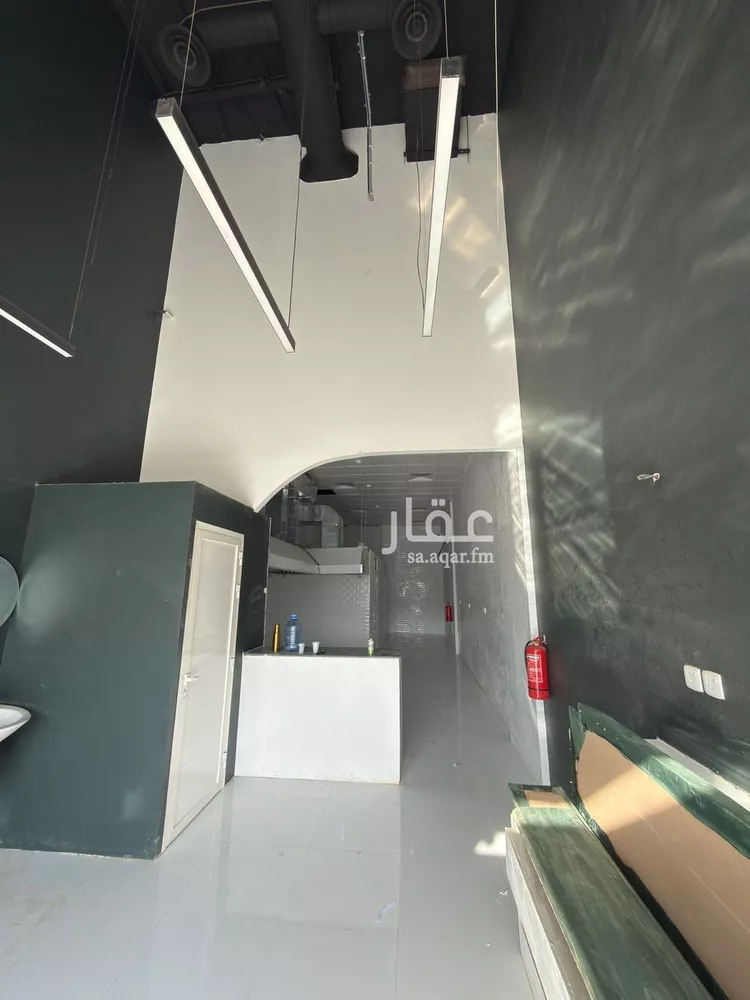 Shop for Rent in Riyadh Hittin صورة 4
