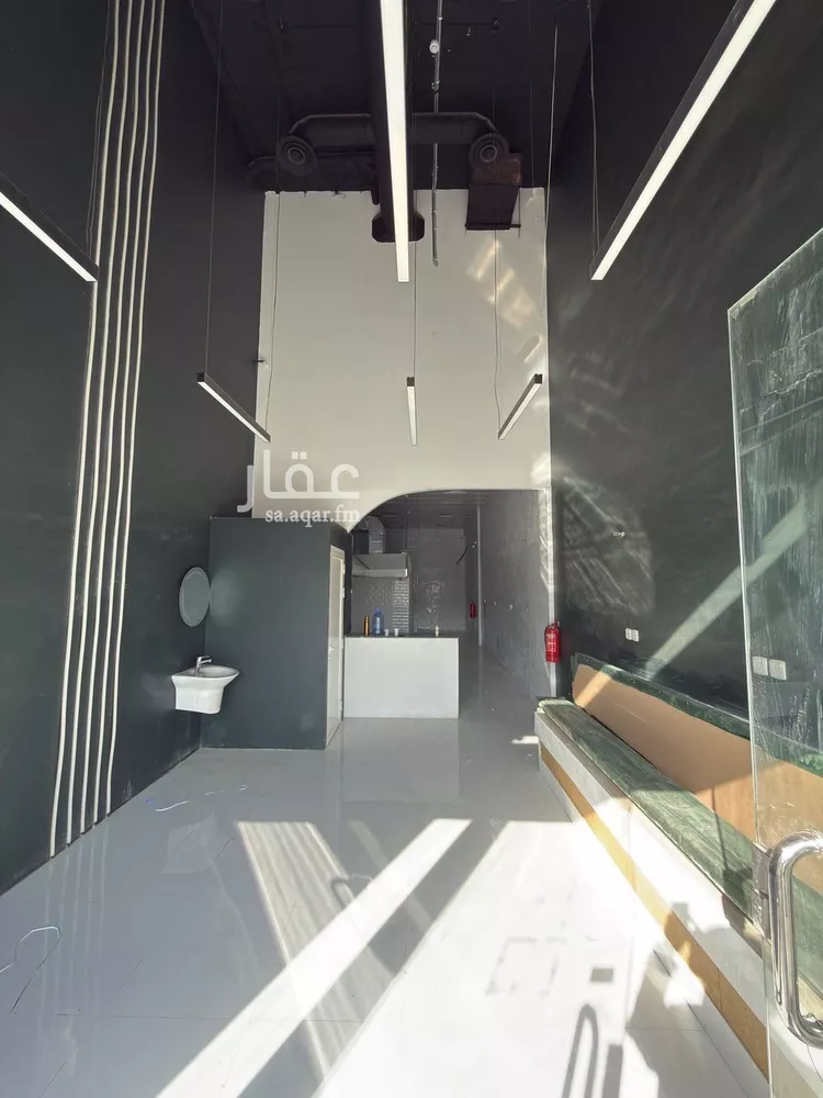 Shop for Rent in Riyadh Hittin صورة 2