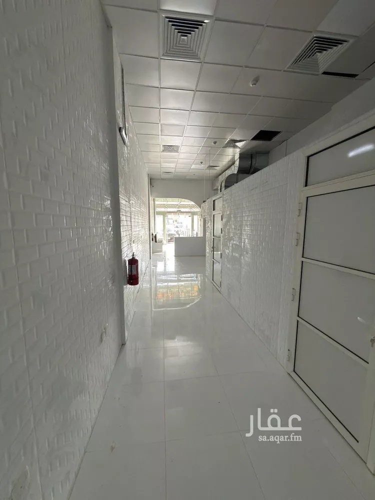 Shop for Rent in Riyadh Hittin صورة 3