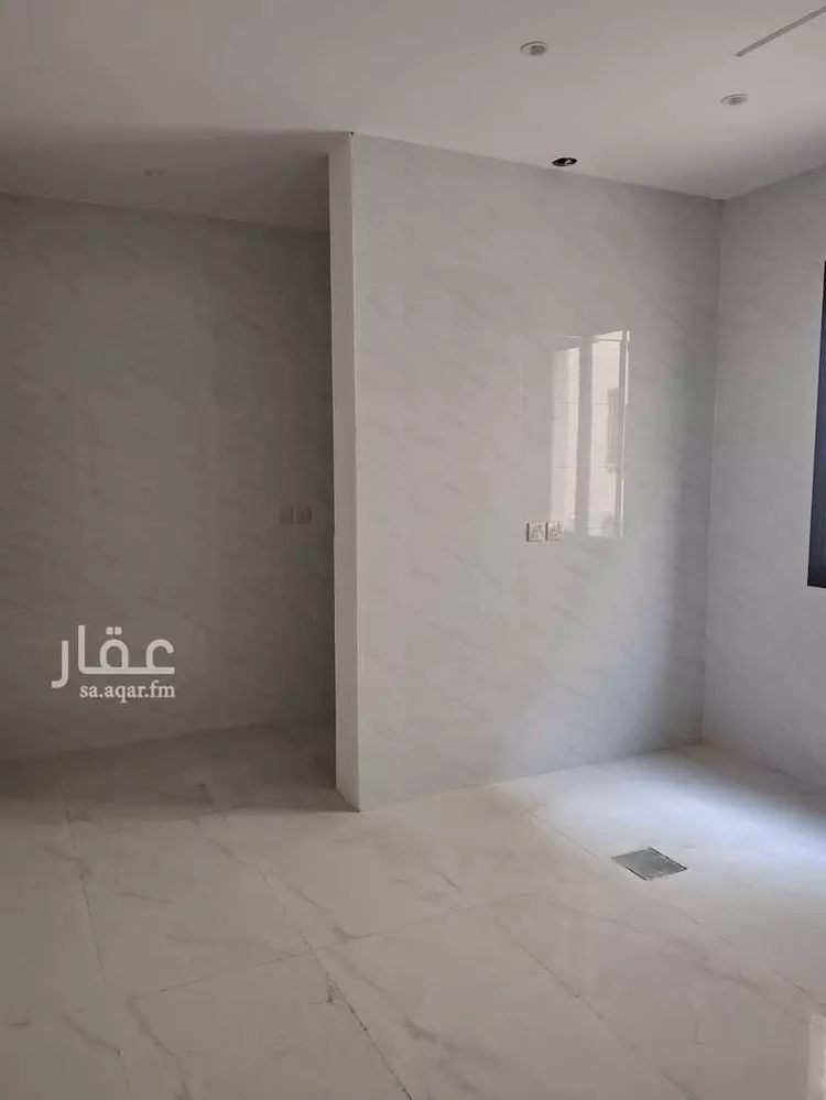 Floor for Sale in Riyadh As Saadah 12