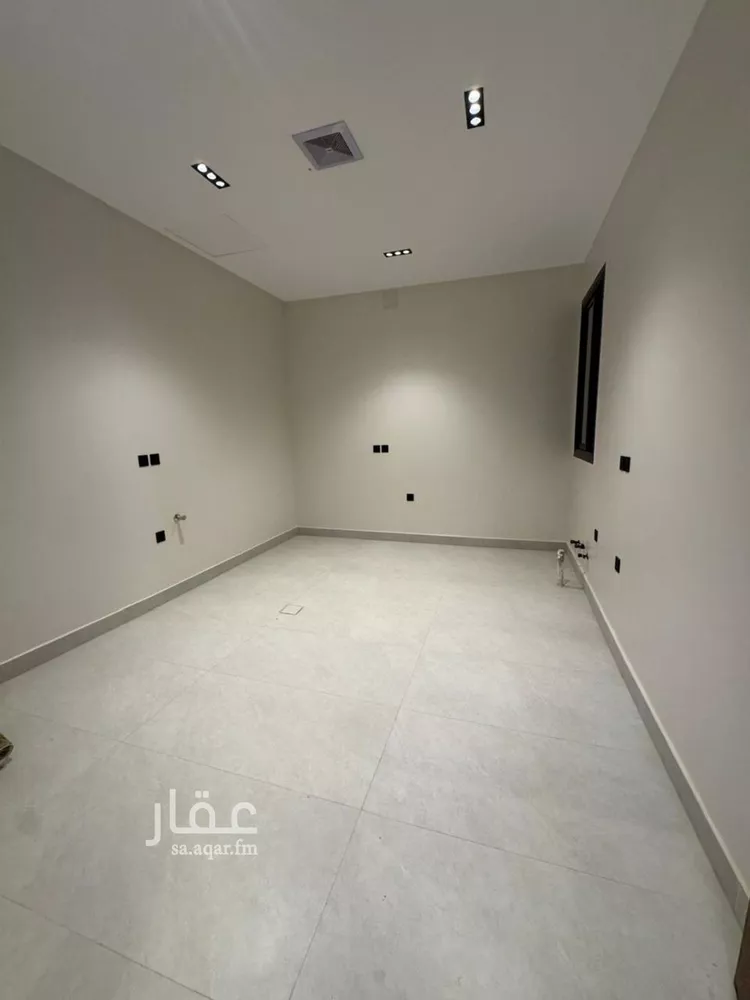 فيلا للبيع في شارع أوس بن المنذر الأنصاري, حي الرمال, مدينة الرياض, منطقة الرياض صورة 2