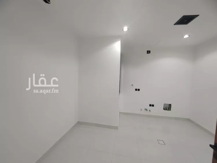 دور للبيع في شارع المحايدة, حي المعيزيلة, مدينة الرياض, منطقة الرياض 7