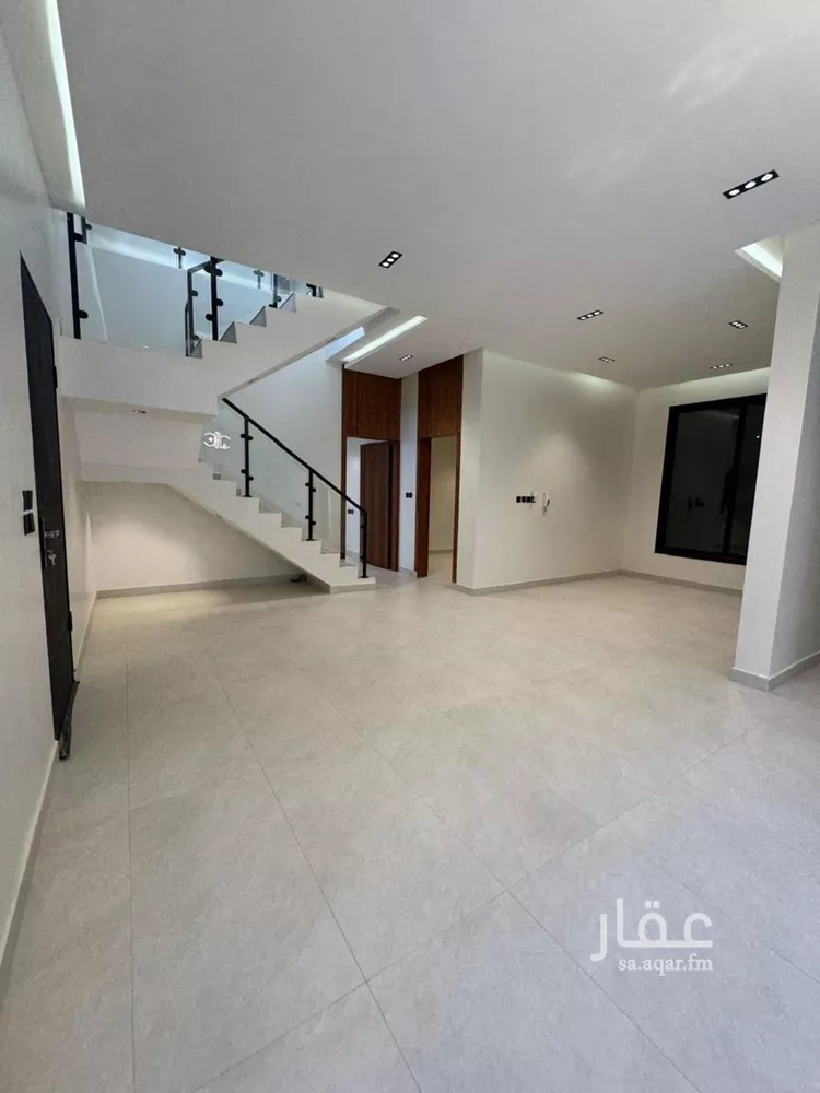فيلا للبيع في شارع أوس بن المنذر الأنصاري, حي الرمال, مدينة الرياض, منطقة الرياض صورة 3