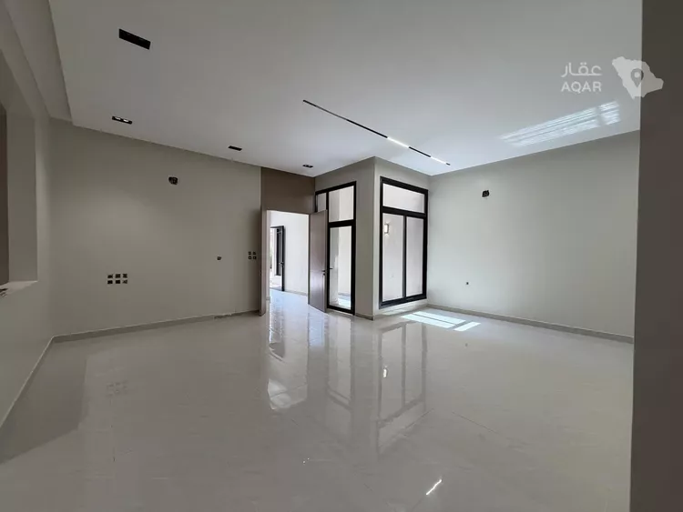 Floor for Sale in Riyadh Al Khaleej 5