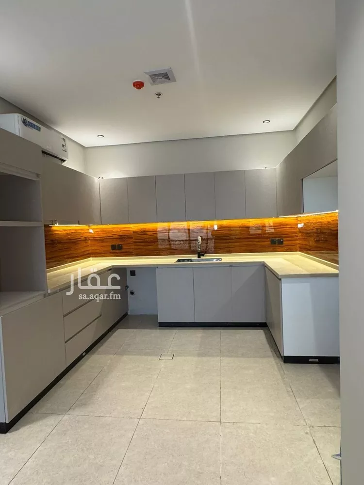 شقة للبيع في شارع بيرين, حي الحمراء, مدينة الخبر, المنطقة الشرقية