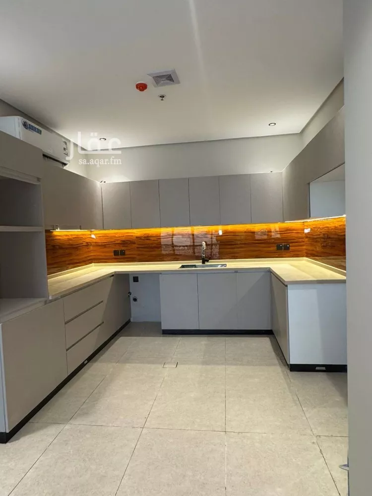 Apartment for Sale in Dammam King Fahd 7
