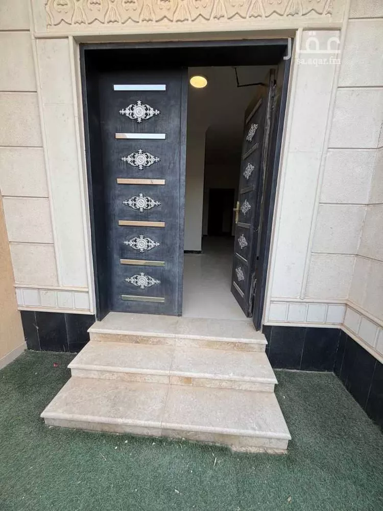 Floor for Rent in Ad Diriyah Al Khalidiyah