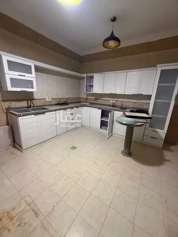 Floor for Rent in Ad Diriyah Al Khalidiyah صورة 3