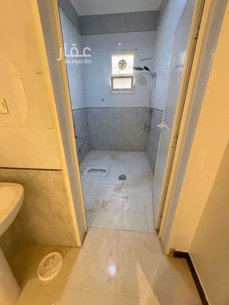 Floor for Rent in Ad Diriyah Al Khalidiyah 6