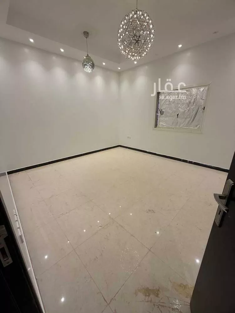 Floor for Rent in Ad Diriyah Al Khalidiyah صورة 2