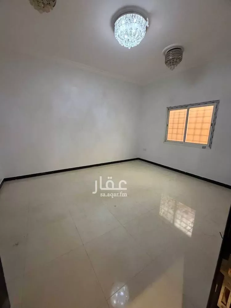 Floor for Rent in Ad Diriyah Al Khalidiyah 7