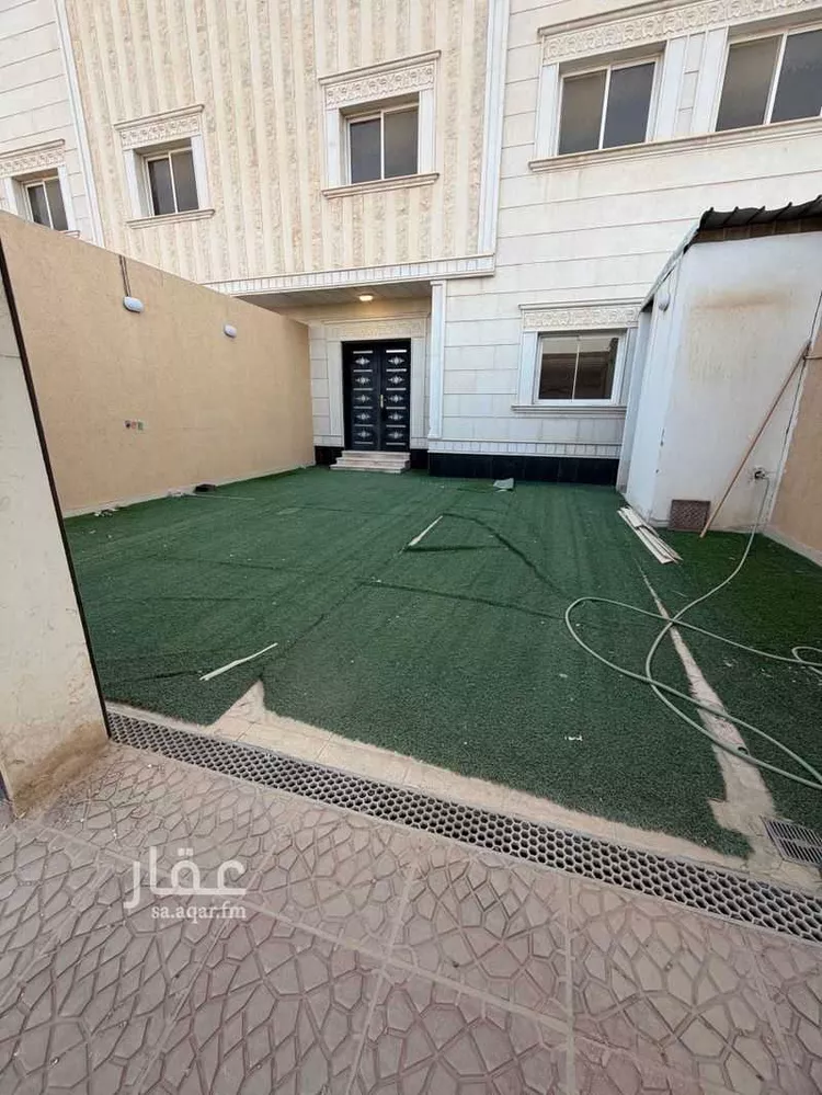 Floor for Rent in Ad Diriyah Al Khalidiyah صورة 5