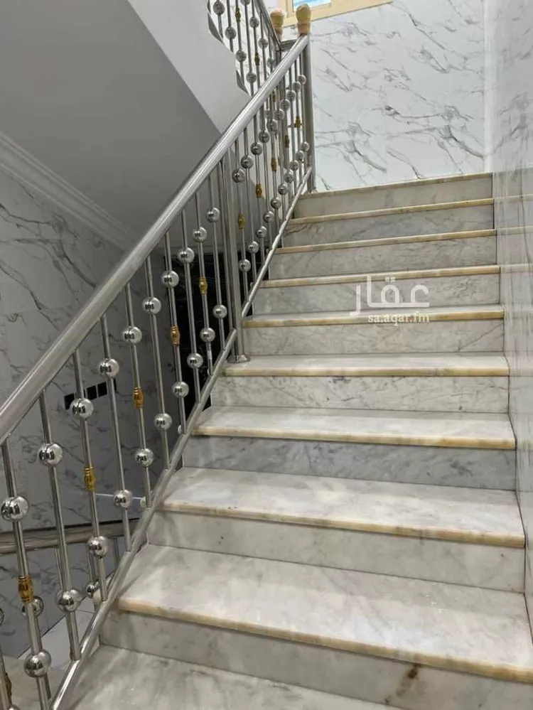 عمارة للبيع في شارع عبدالله بن احمدشلهوب, حي السويس 1, مدينة جازان, منطقة جازان صورة 3