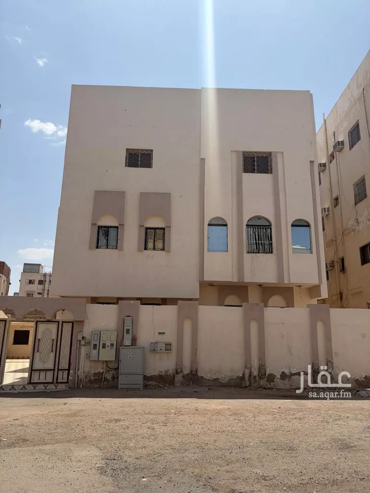 عمارة للبيع في شارع حماد ابن مسلم, حي بنى ظفر, مدينة المدينة المنورة, منطقة المدينة المنورة