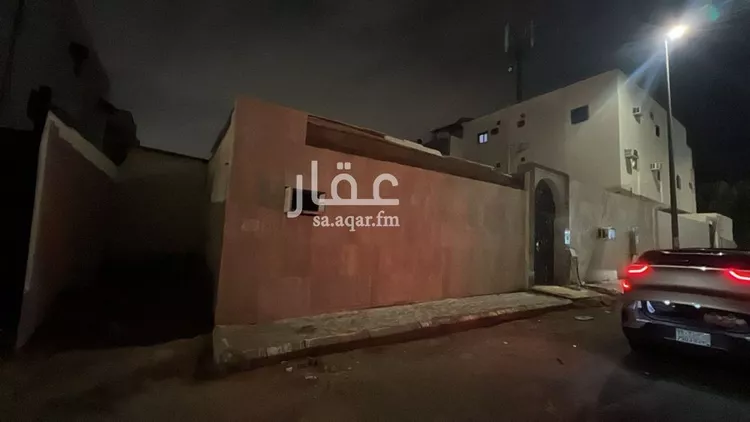 دور للبيع في شارع يسار بن مزاحم التميمي, حي وعيرة, مدينة المدينة المنورة, منطقة المدينة المنورة